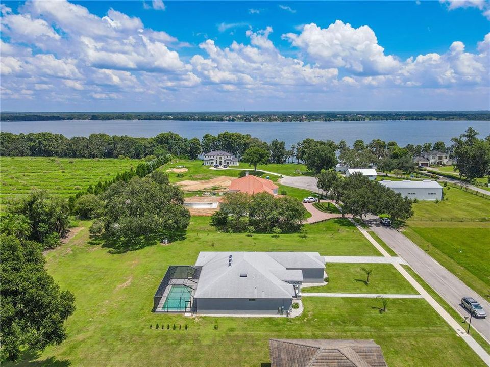 For Sale: $899,000 (4 beds, 3 baths, 3042 Square Feet)