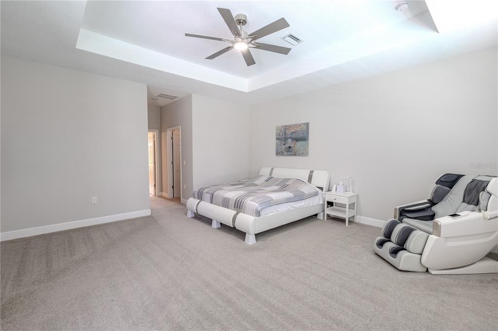 For Sale: $899,000 (4 beds, 3 baths, 3042 Square Feet)