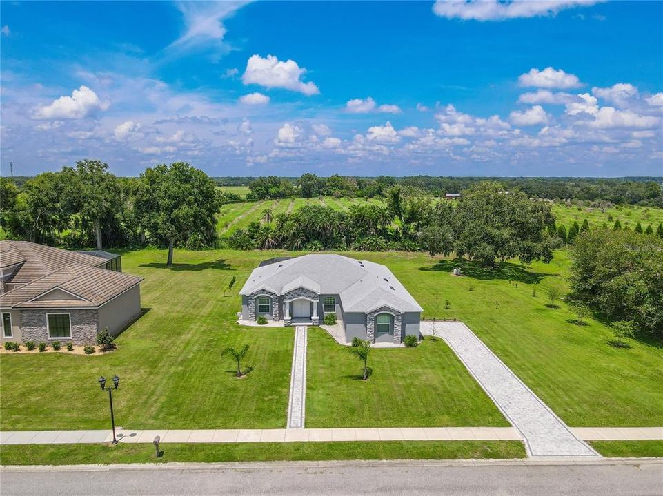 For Sale: $899,000 (4 beds, 3 baths, 3042 Square Feet)