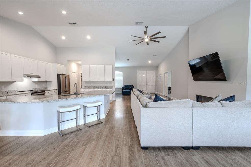 For Sale: $899,000 (4 beds, 3 baths, 3042 Square Feet)