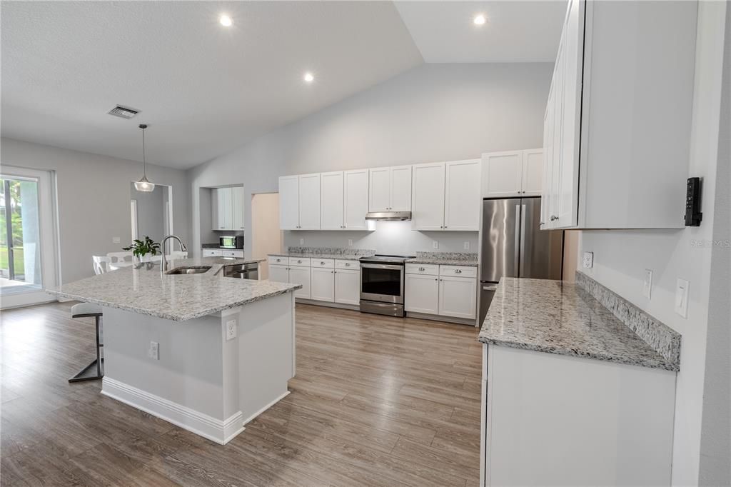 For Sale: $899,000 (4 beds, 3 baths, 3042 Square Feet)