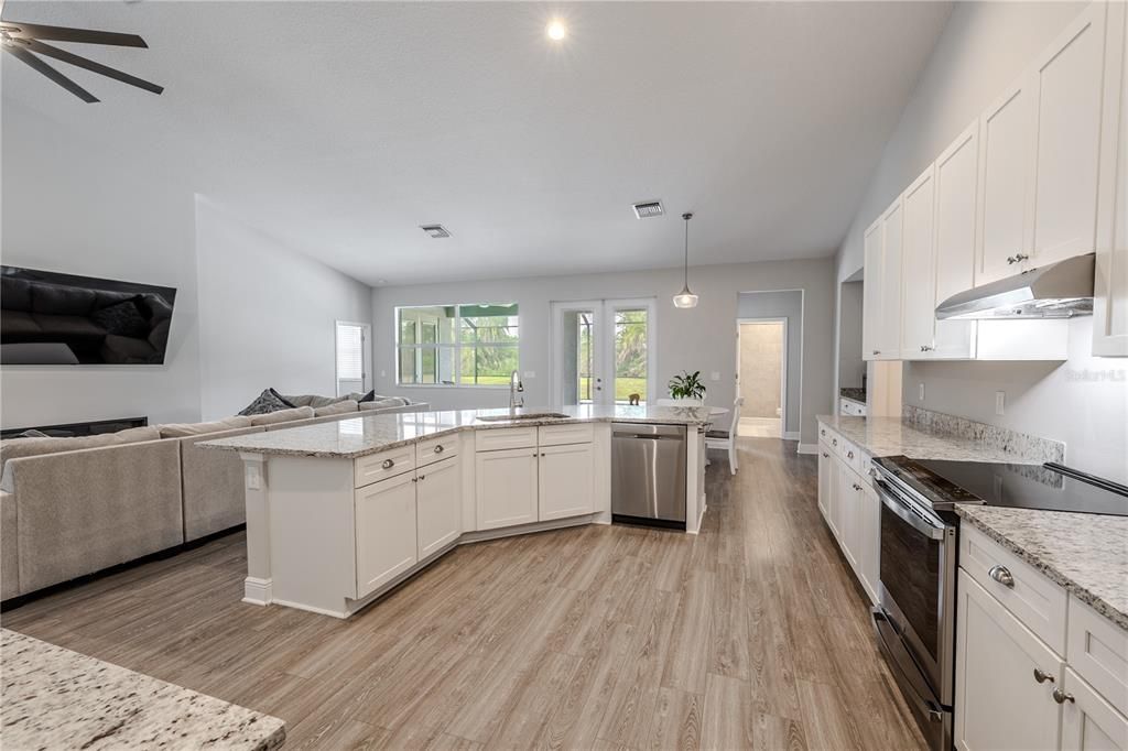 For Sale: $899,000 (4 beds, 3 baths, 3042 Square Feet)