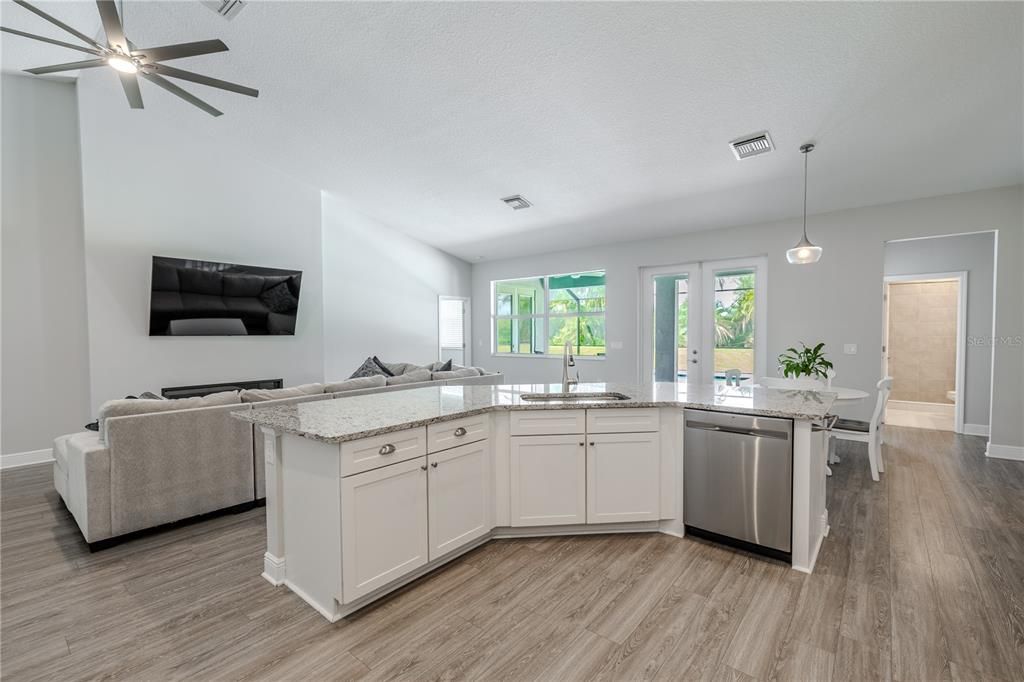 For Sale: $899,000 (4 beds, 3 baths, 3042 Square Feet)