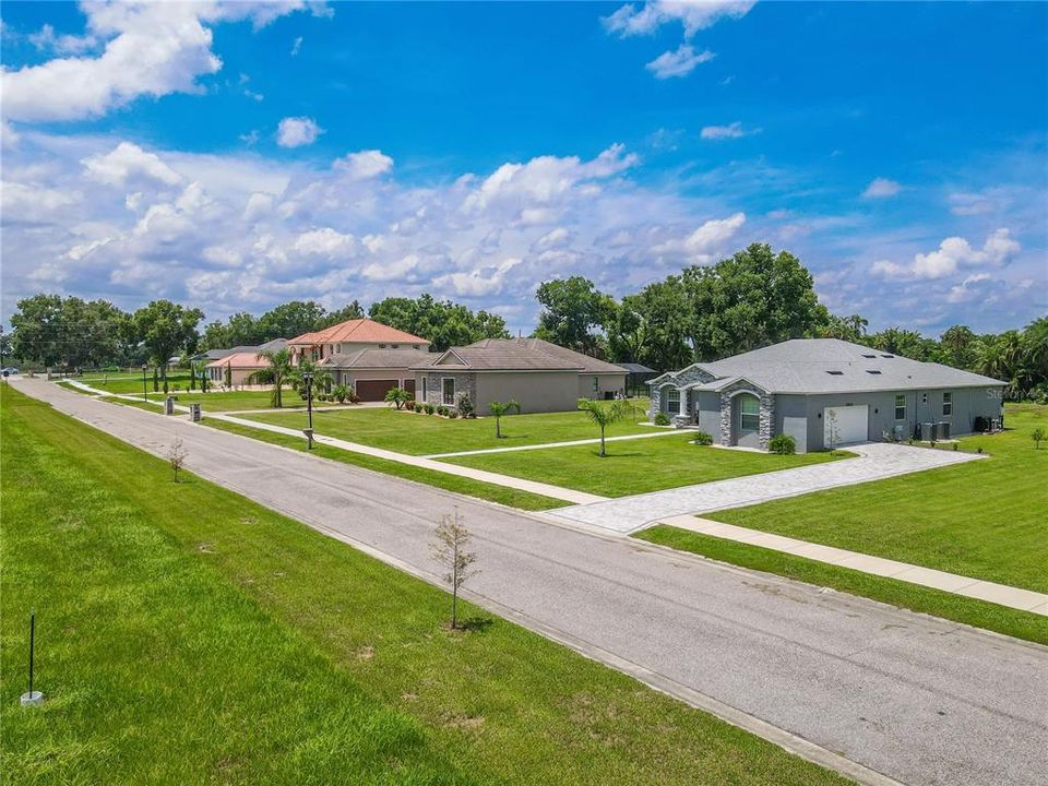 For Sale: $899,000 (4 beds, 3 baths, 3042 Square Feet)