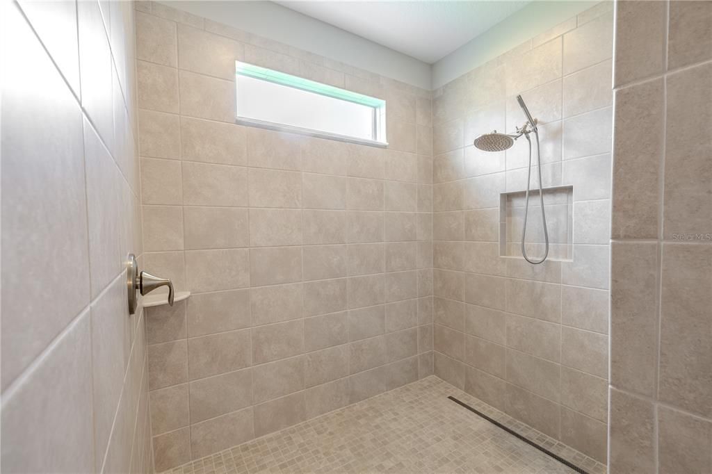 For Sale: $899,000 (4 beds, 3 baths, 3042 Square Feet)