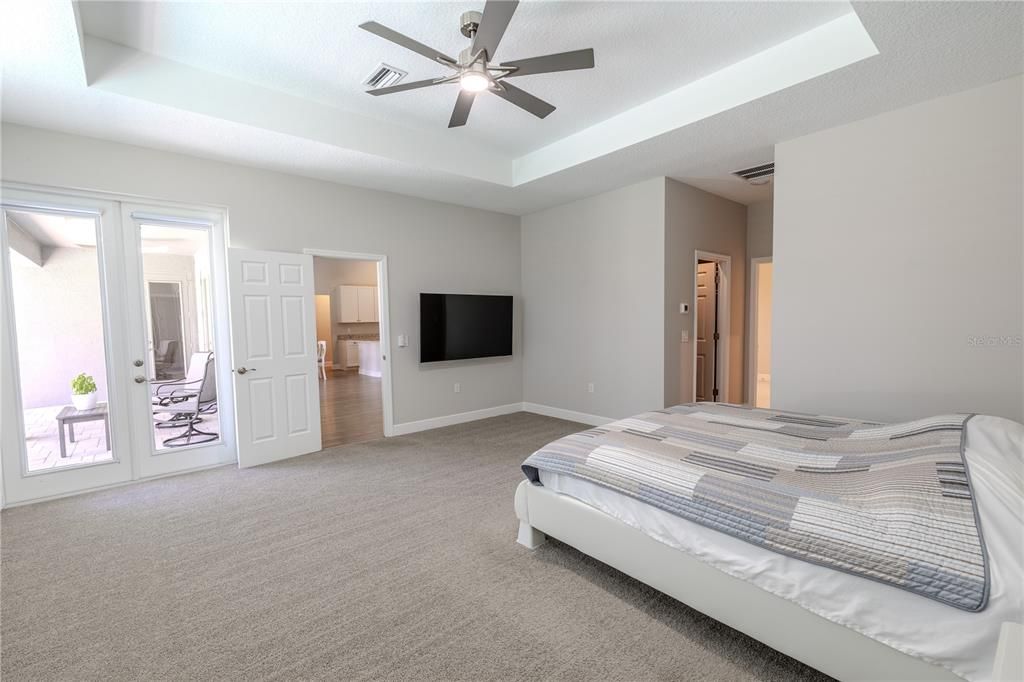 For Sale: $899,000 (4 beds, 3 baths, 3042 Square Feet)