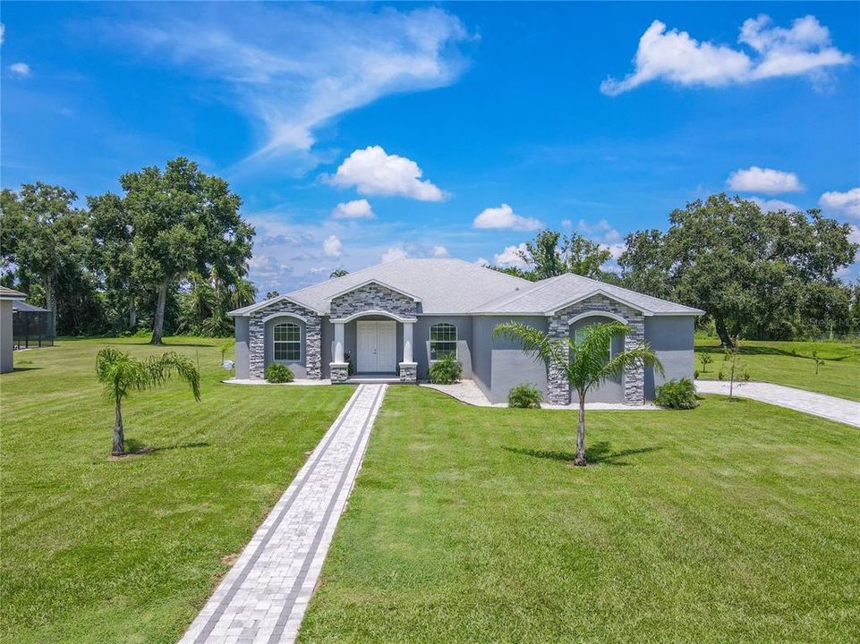 For Sale: $899,000 (4 beds, 3 baths, 3042 Square Feet)