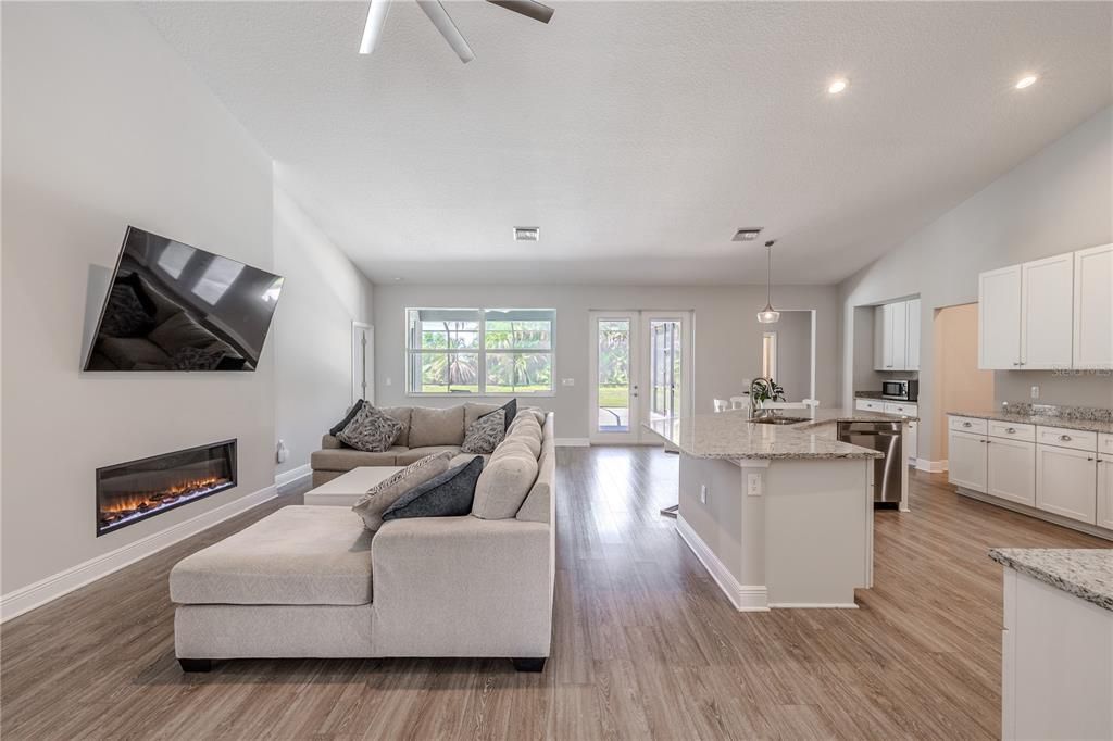 For Sale: $899,000 (4 beds, 3 baths, 3042 Square Feet)