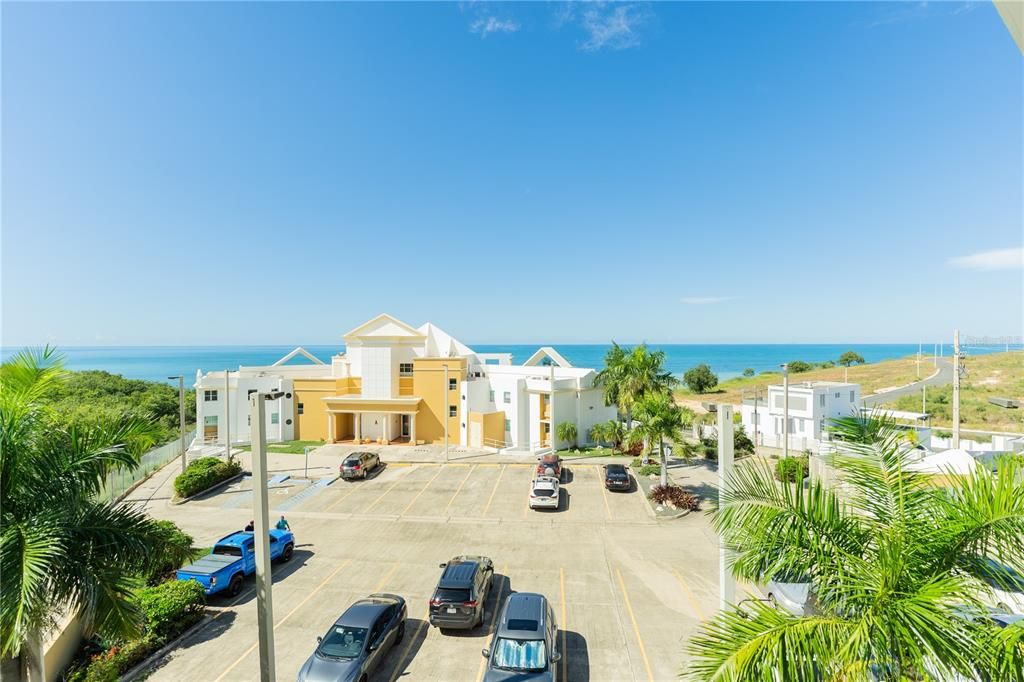 For Sale: $315,000 (2 beds, 2 baths, 983 Square Feet)