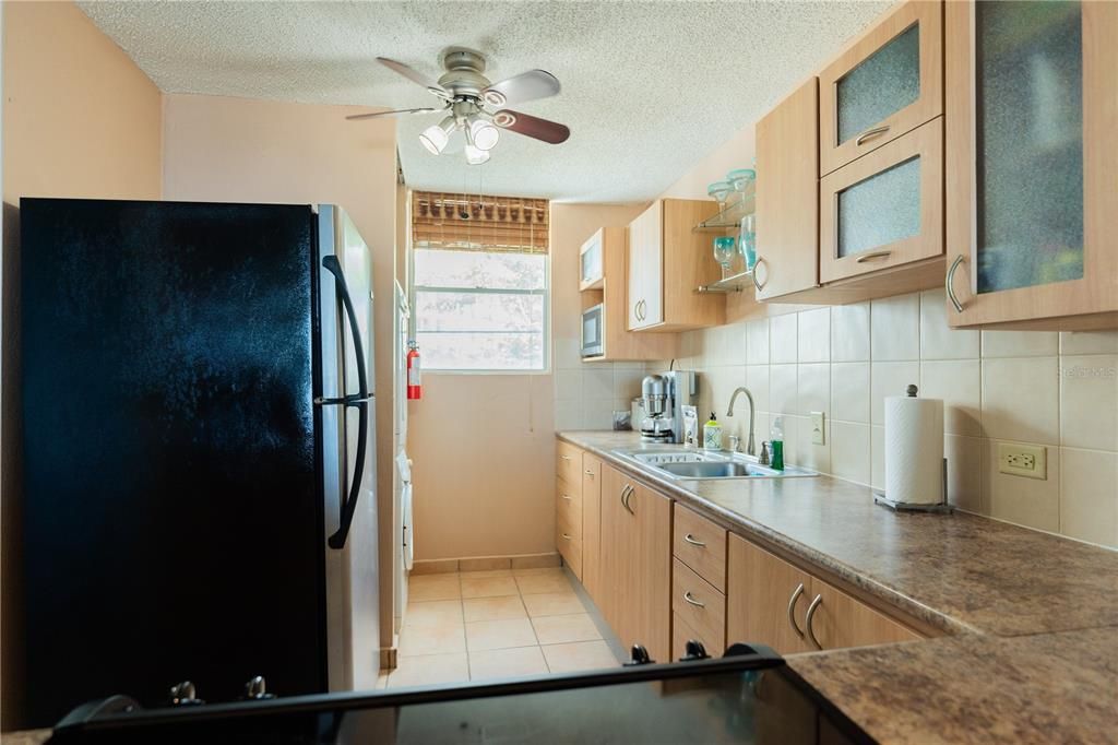 For Sale: $315,000 (2 beds, 2 baths, 983 Square Feet)