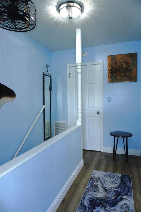 For Sale: $199,500 (2 beds, 1 baths, 842 Square Feet)