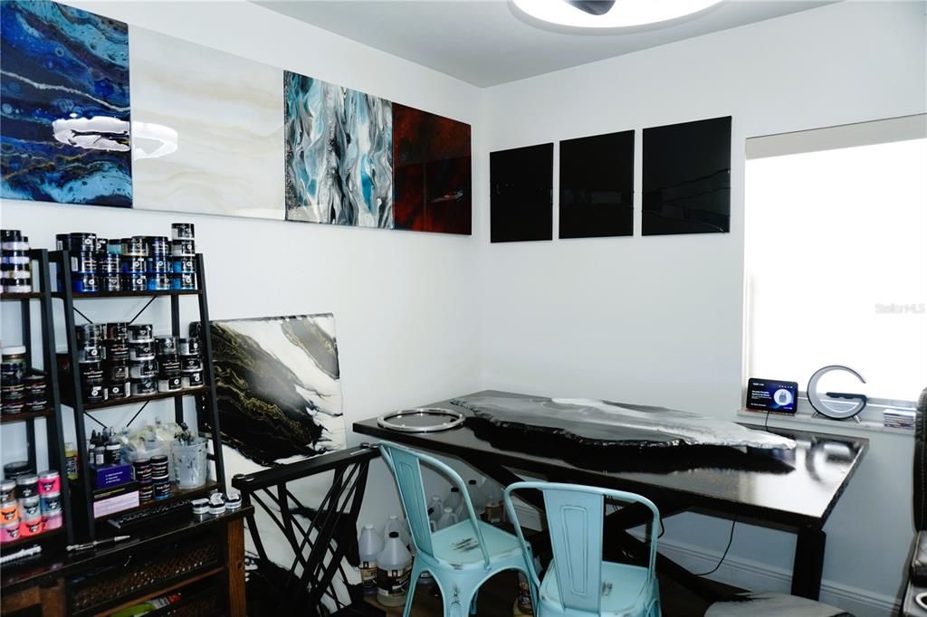 For Sale: $199,500 (2 beds, 1 baths, 842 Square Feet)