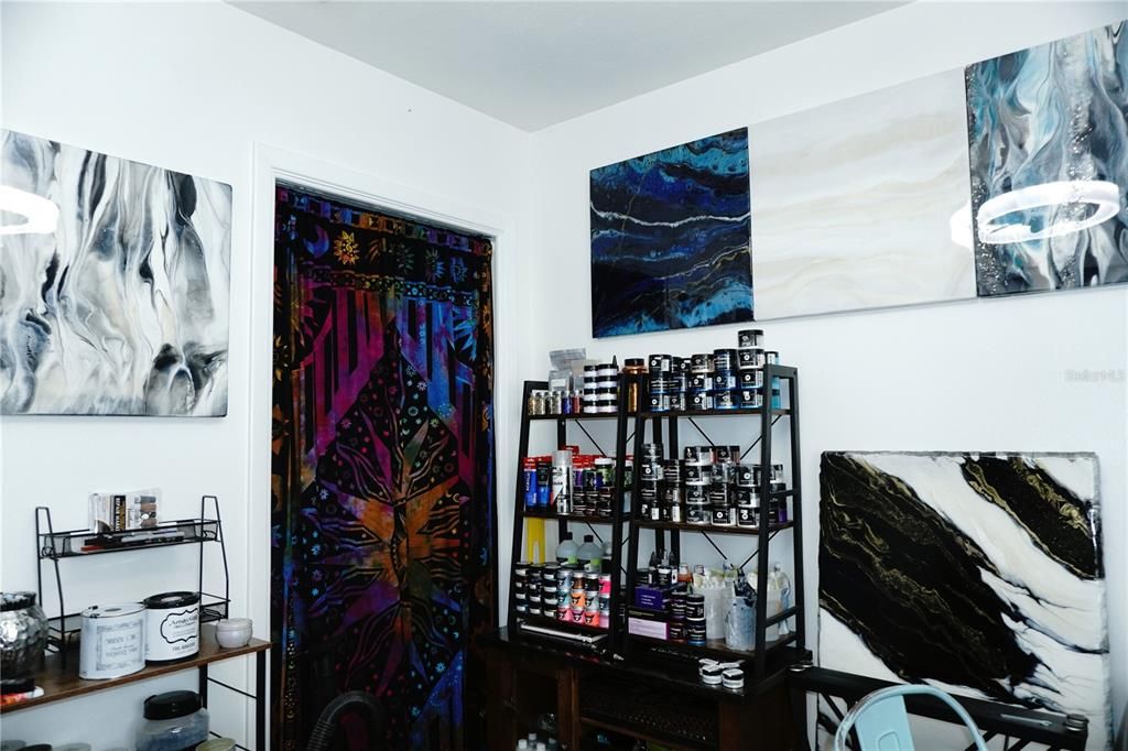 For Sale: $199,500 (2 beds, 1 baths, 842 Square Feet)