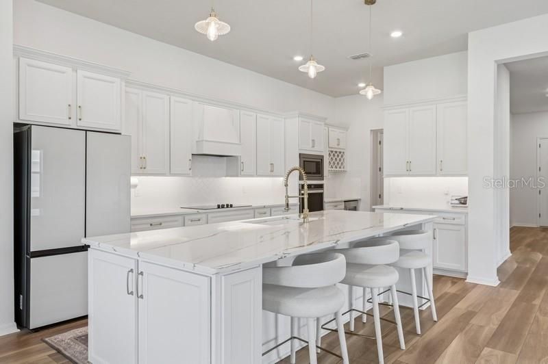 For Sale: $799,000 (4 beds, 3 baths, 2946 Square Feet)