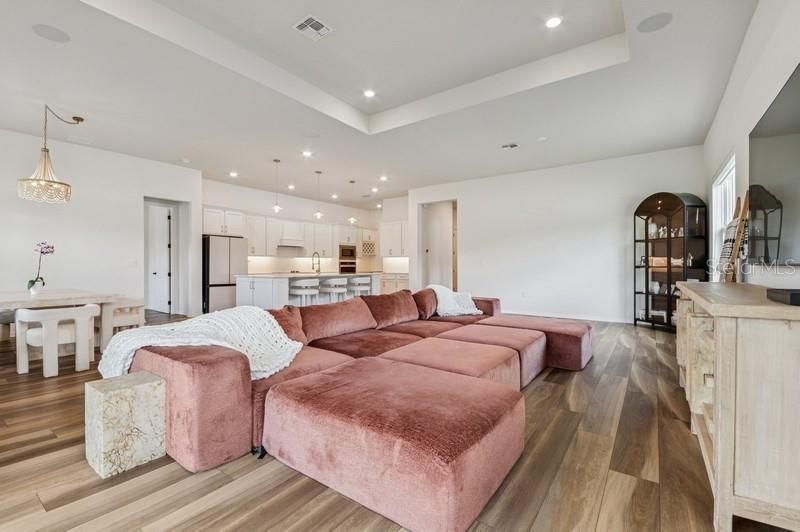 For Sale: $799,000 (4 beds, 3 baths, 2946 Square Feet)