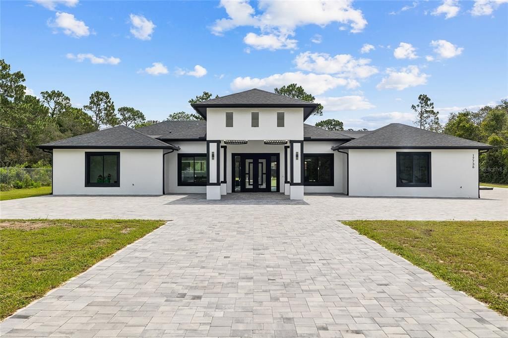 En Venta: $999,000 (3 camas, 2 baños, 2704 Pies cuadrados)