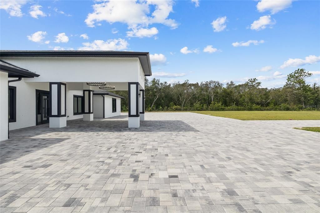 En Venta: $999,000 (3 camas, 2 baños, 2704 Pies cuadrados)