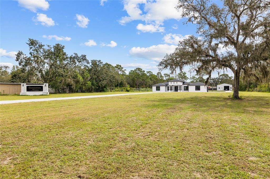 En Venta: $999,000 (3 camas, 2 baños, 2704 Pies cuadrados)