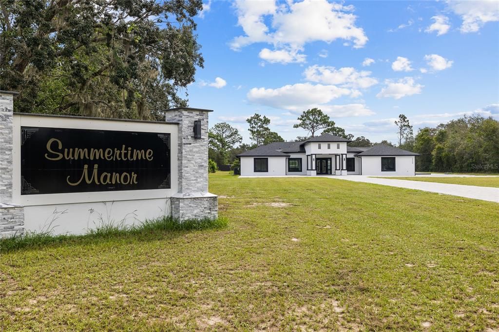 En Venta: $999,000 (3 camas, 2 baños, 2704 Pies cuadrados)