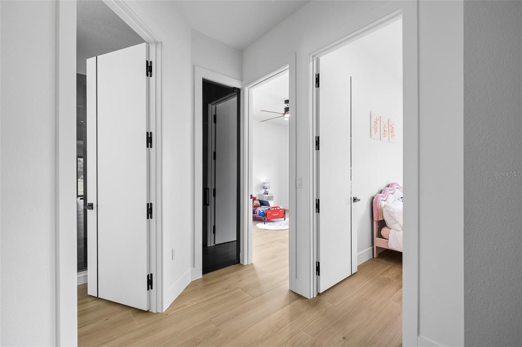 En Venta: $999,000 (3 camas, 2 baños, 2704 Pies cuadrados)