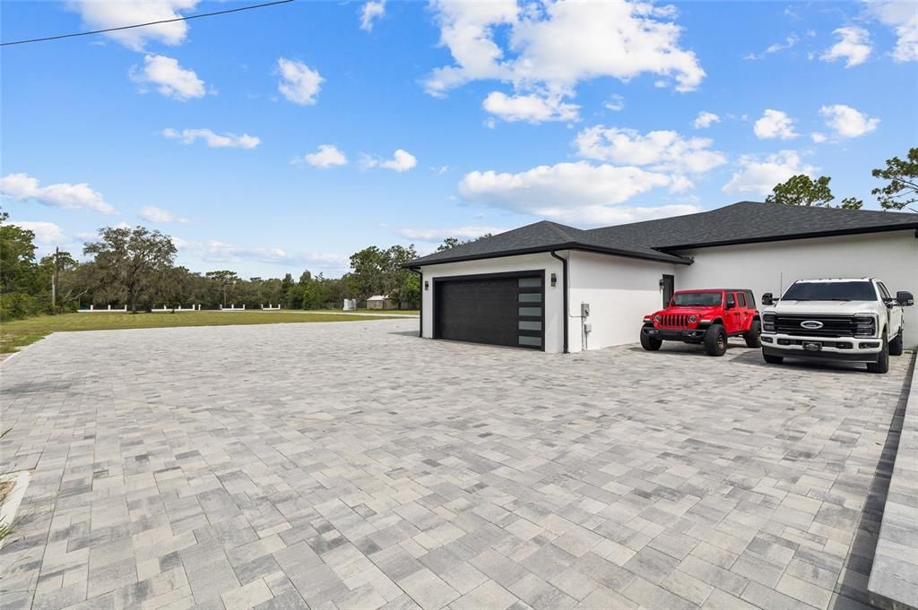 En Venta: $999,000 (3 camas, 2 baños, 2704 Pies cuadrados)