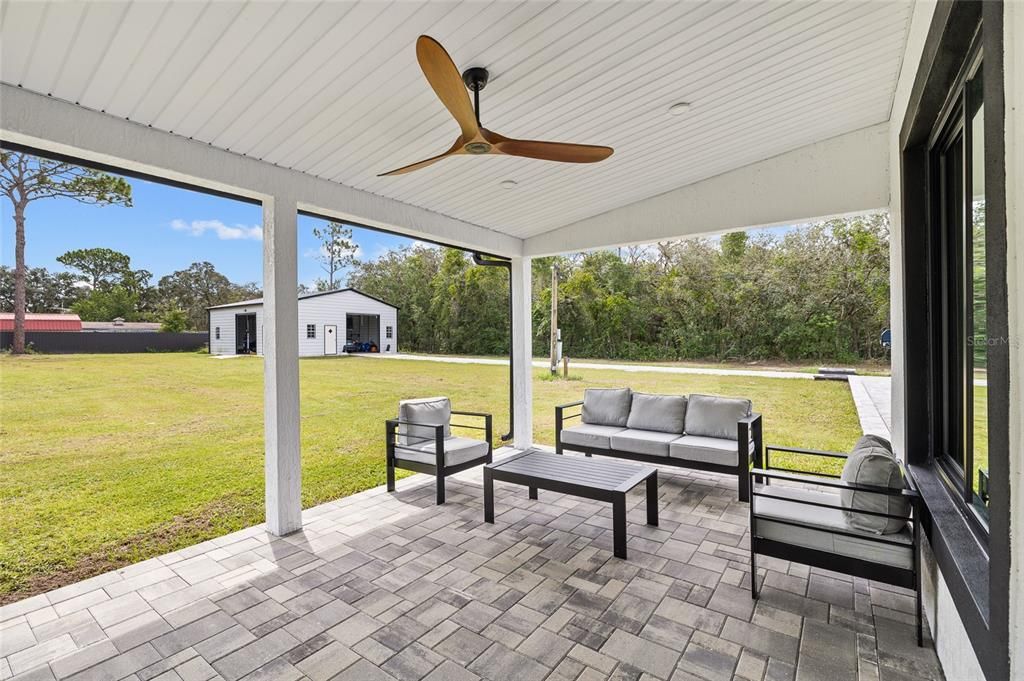 En Venta: $999,000 (3 camas, 2 baños, 2704 Pies cuadrados)