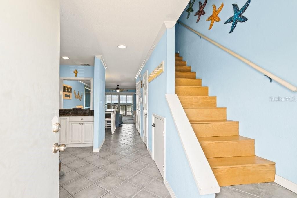 На продажу: $689,000 (2 спален, 2 ванн, 1064 Квадратных фут)