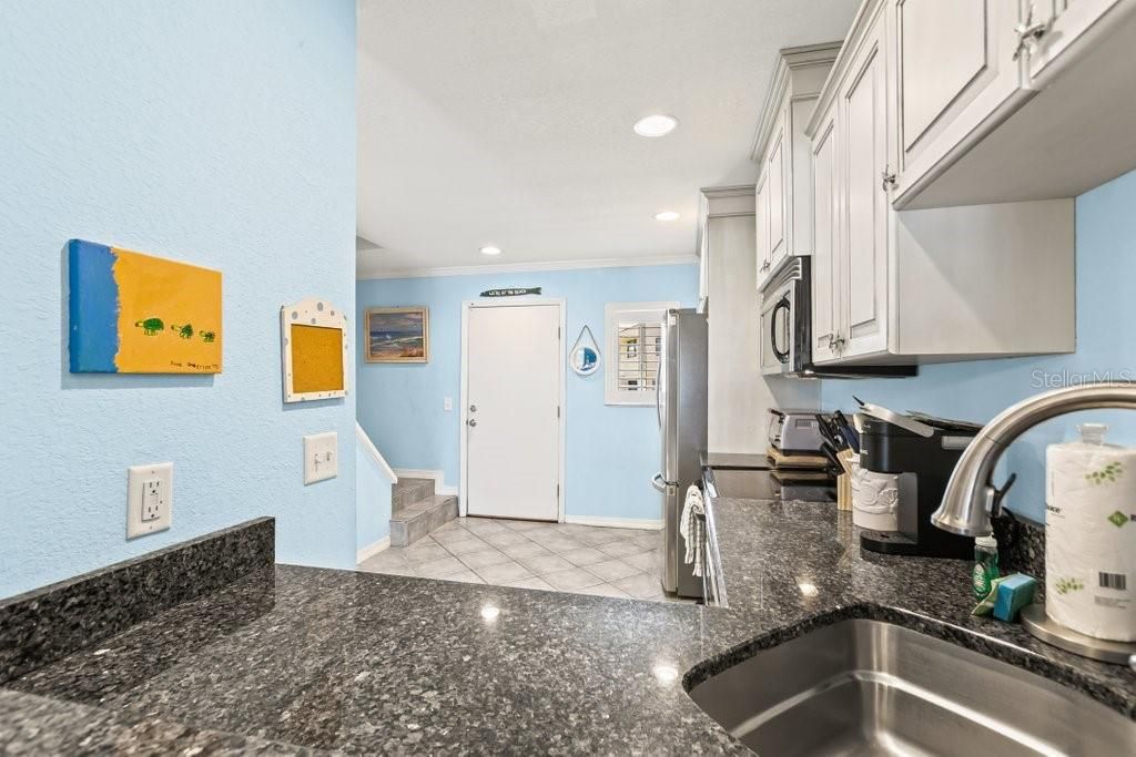 На продажу: $689,000 (2 спален, 2 ванн, 1064 Квадратных фут)