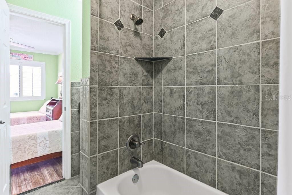 На продажу: $689,000 (2 спален, 2 ванн, 1064 Квадратных фут)