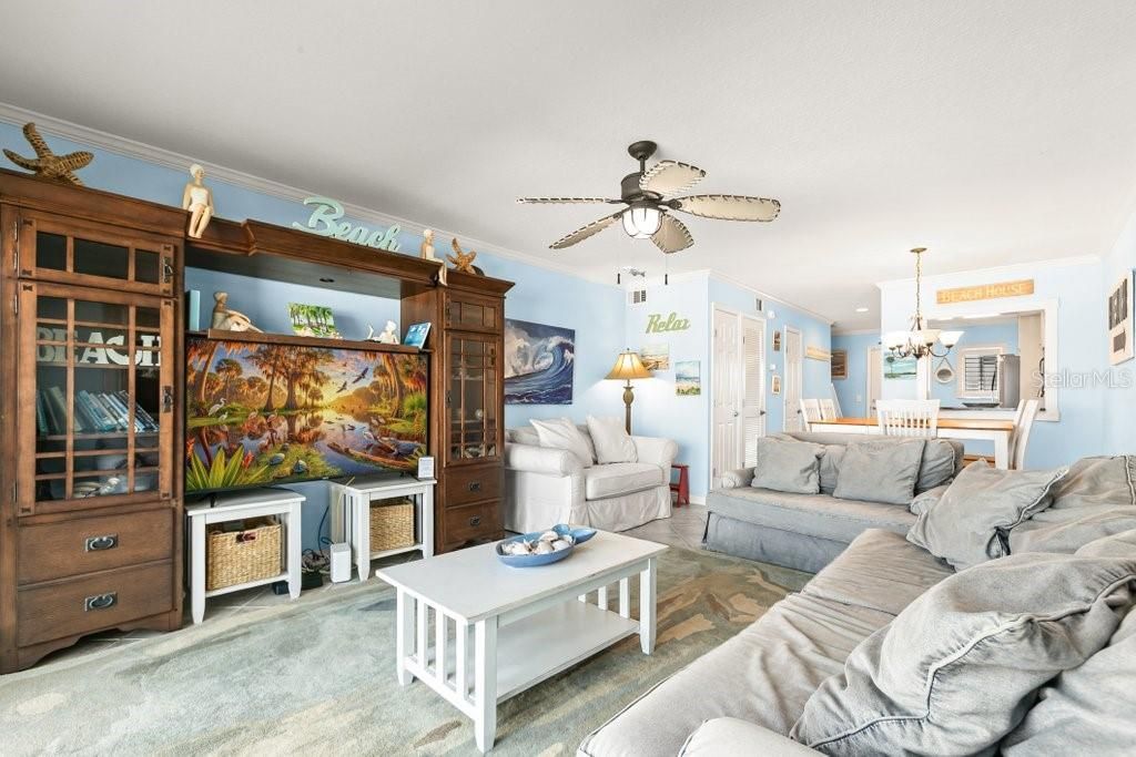 На продажу: $689,000 (2 спален, 2 ванн, 1064 Квадратных фут)