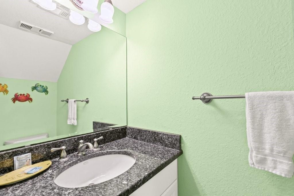 На продажу: $689,000 (2 спален, 2 ванн, 1064 Квадратных фут)