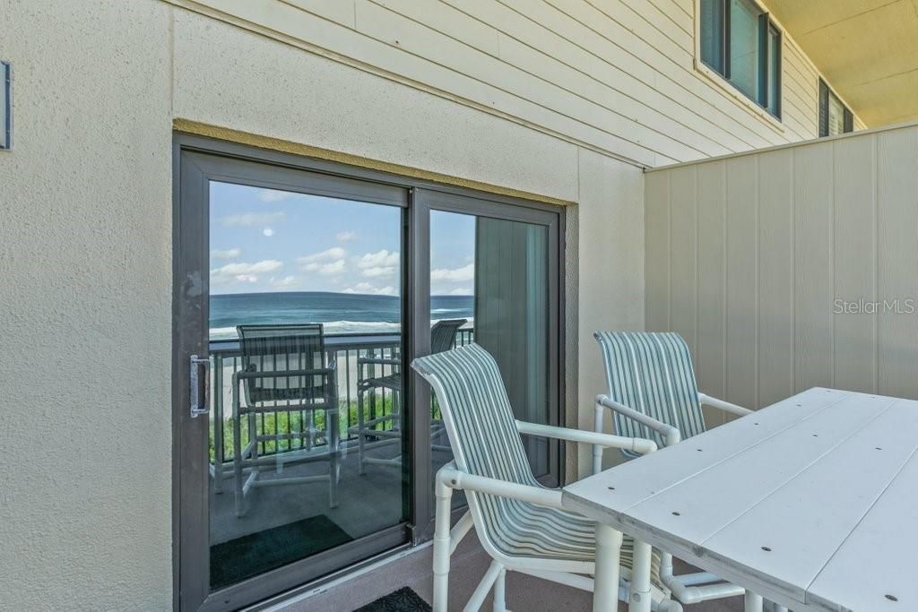 На продажу: $689,000 (2 спален, 2 ванн, 1064 Квадратных фут)