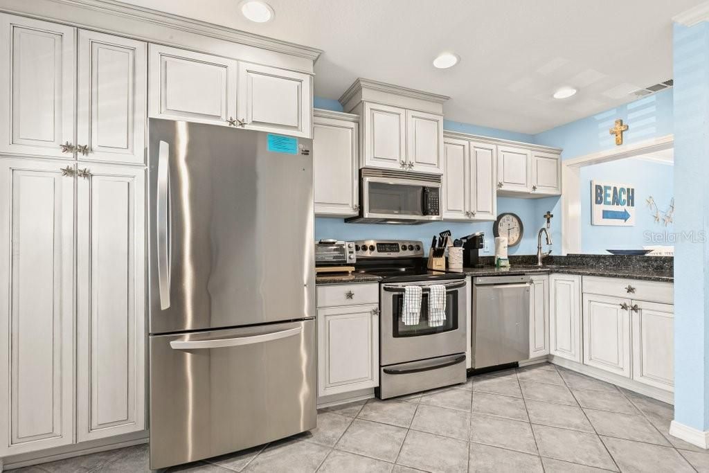 На продажу: $689,000 (2 спален, 2 ванн, 1064 Квадратных фут)