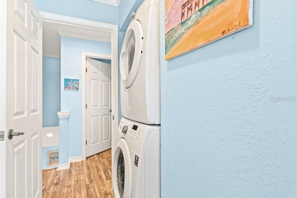 На продажу: $689,000 (2 спален, 2 ванн, 1064 Квадратных фут)