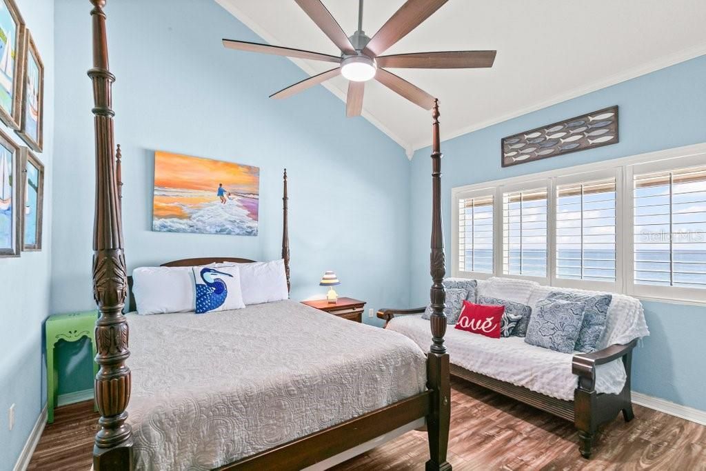 На продажу: $689,000 (2 спален, 2 ванн, 1064 Квадратных фут)