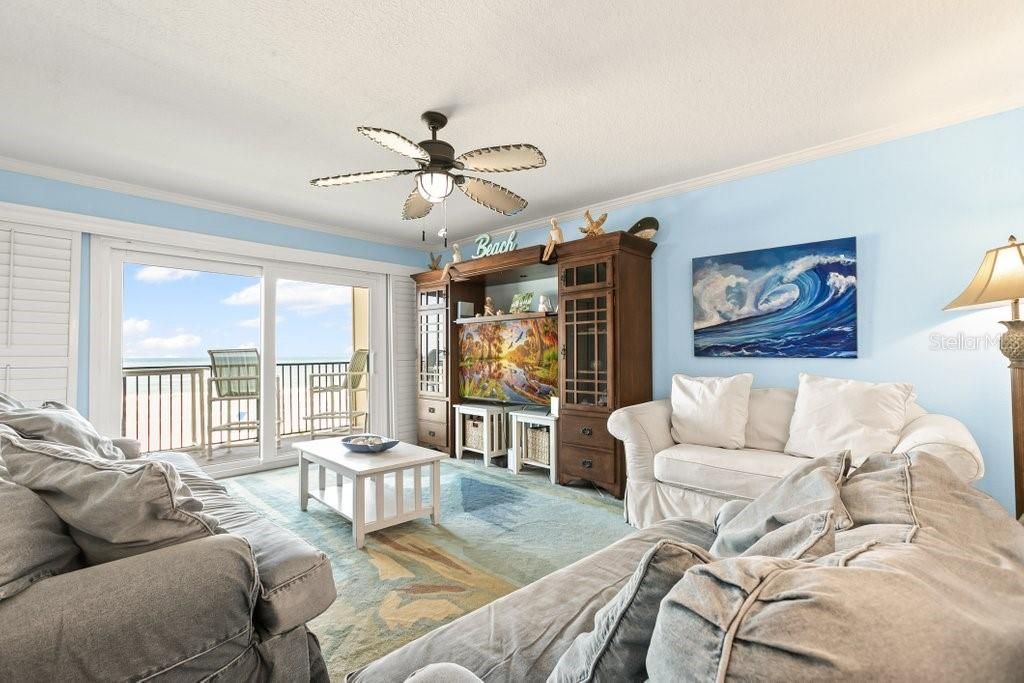 На продажу: $689,000 (2 спален, 2 ванн, 1064 Квадратных фут)