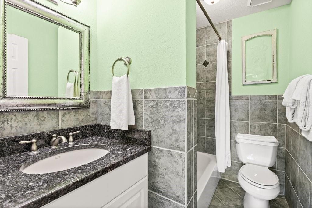 На продажу: $689,000 (2 спален, 2 ванн, 1064 Квадратных фут)