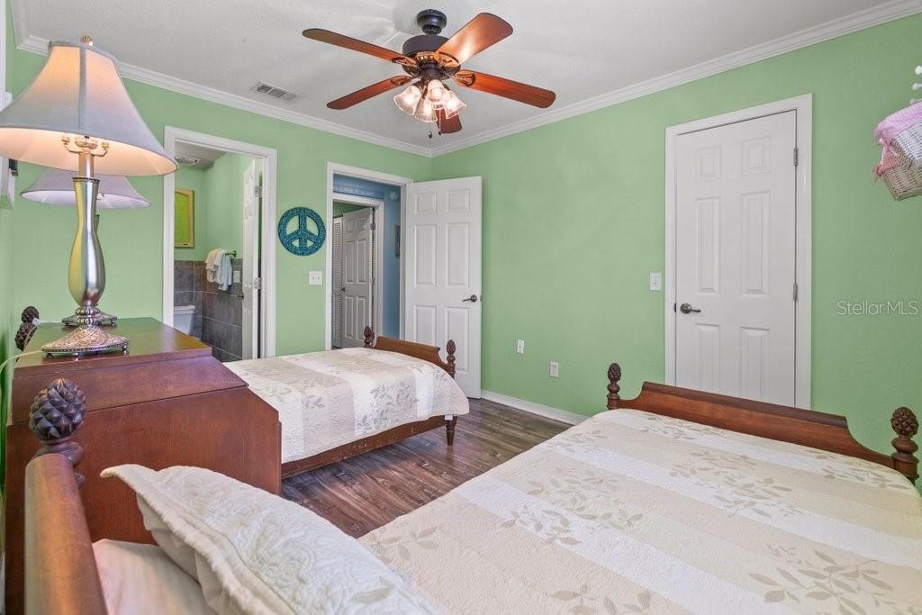 На продажу: $689,000 (2 спален, 2 ванн, 1064 Квадратных фут)