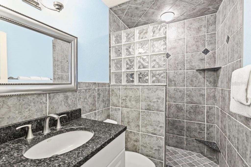 На продажу: $689,000 (2 спален, 2 ванн, 1064 Квадратных фут)