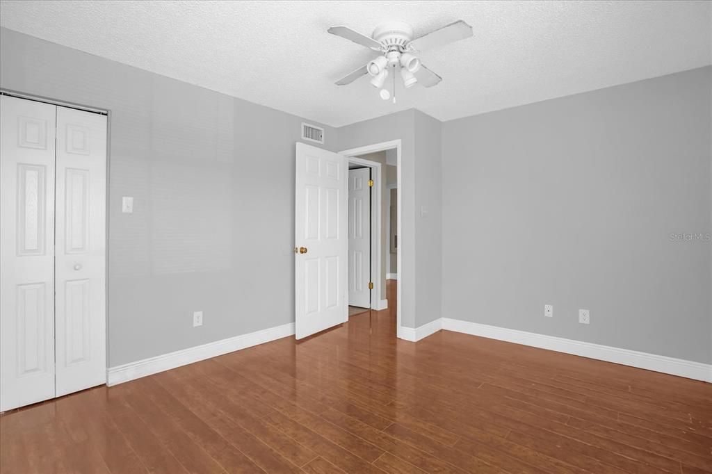 На продажу: $172,000 (1 спален, 1 ванн, 645 Квадратных фут)