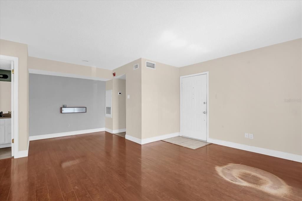 На продажу: $172,000 (1 спален, 1 ванн, 645 Квадратных фут)