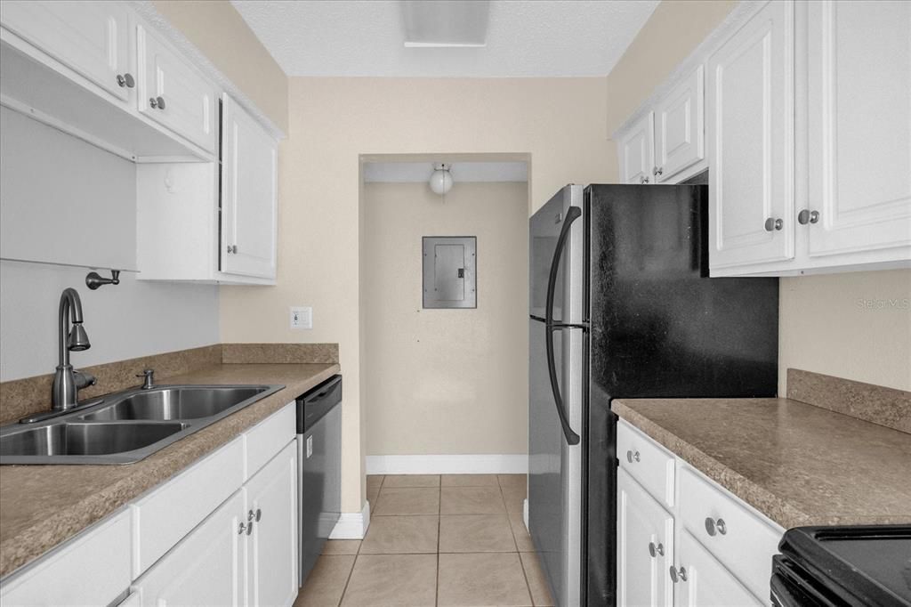 На продажу: $172,000 (1 спален, 1 ванн, 645 Квадратных фут)