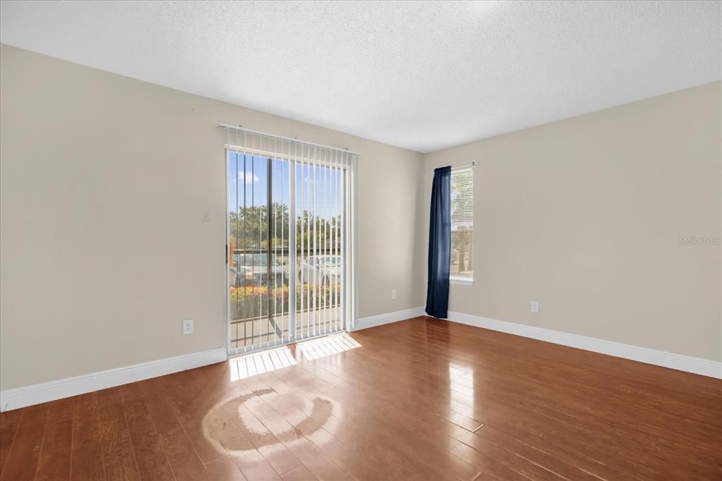 На продажу: $172,000 (1 спален, 1 ванн, 645 Квадратных фут)