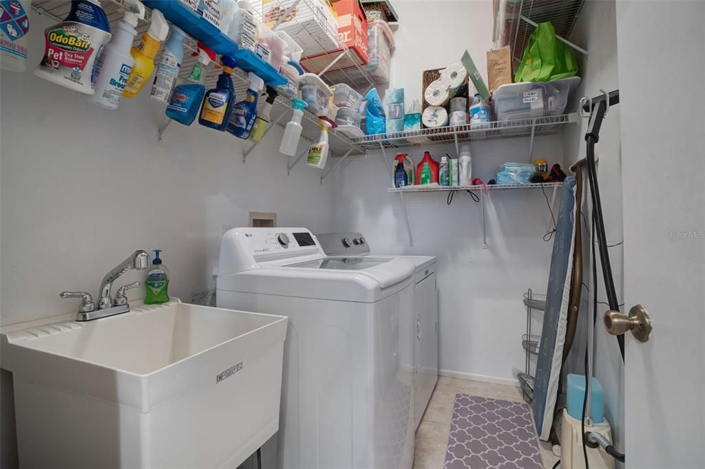 待售: $995,000 (4 贝兹, 2 浴室, 2267 平方英尺)