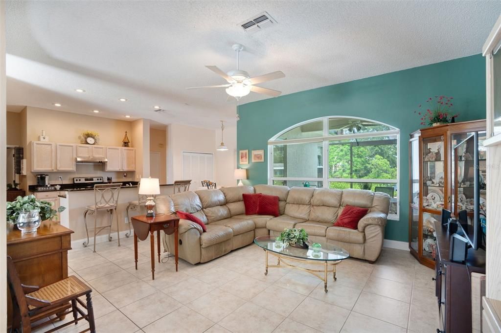 待售: $995,000 (4 贝兹, 2 浴室, 2267 平方英尺)