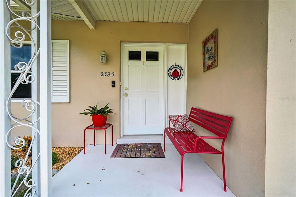 合同活跃: $199,900 (2 贝兹, 1 浴室, 1218 平方英尺)