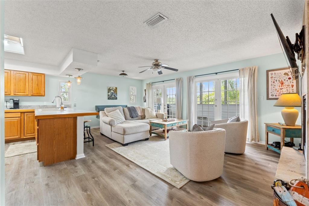 For Sale: $540,000 (3 beds, 2 baths, 1360 Square Feet)