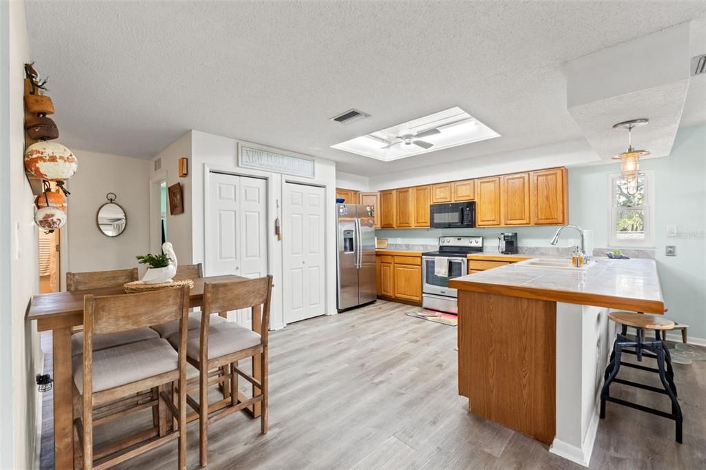 For Sale: $540,000 (3 beds, 2 baths, 1360 Square Feet)