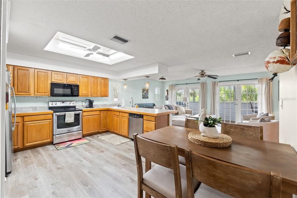 For Sale: $540,000 (3 beds, 2 baths, 1360 Square Feet)