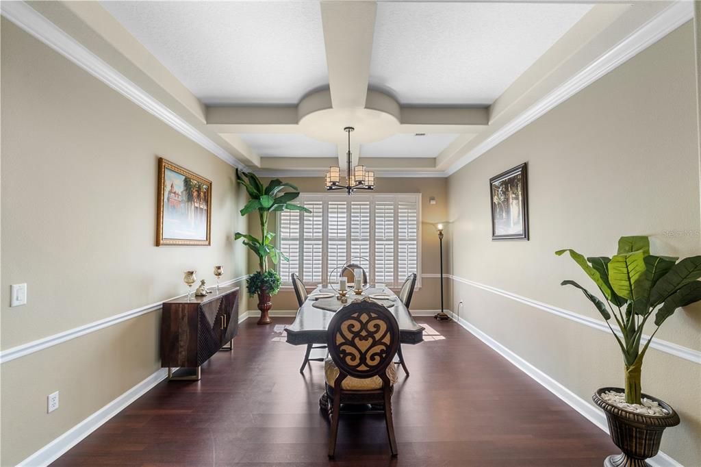 Под контрактом: $934,900 (4 спален, 3 ванн, 3938 Квадратных фут)